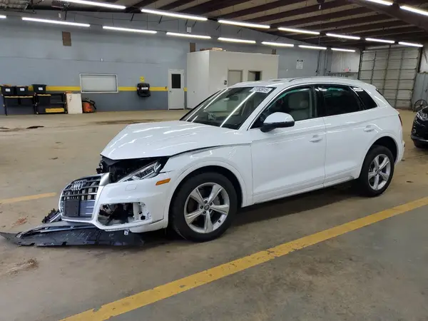 WA1BNAFY6L2058856 2020 AUDI Q5 - Image 1