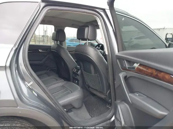 WA1BNAFY7J2017228 2018 AUDI Q5 - Image 8