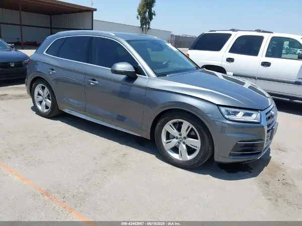 WA1BNAFY7J2042212 2018 AUDI Q5 - Image 1