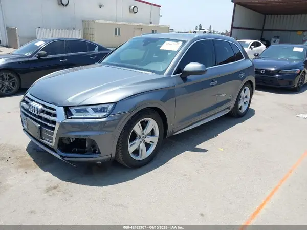 WA1BNAFY7J2042212 2018 AUDI Q5 - Image 2