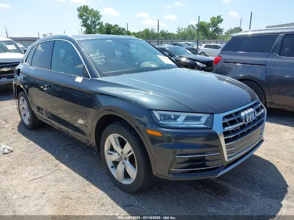 WA1BNAFY7J2058538 2018 AUDI Q5 - Image 1
