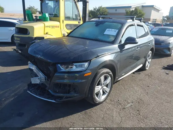 WA1BNAFY7J2076697 2018 AUDI Q5 - Image 2