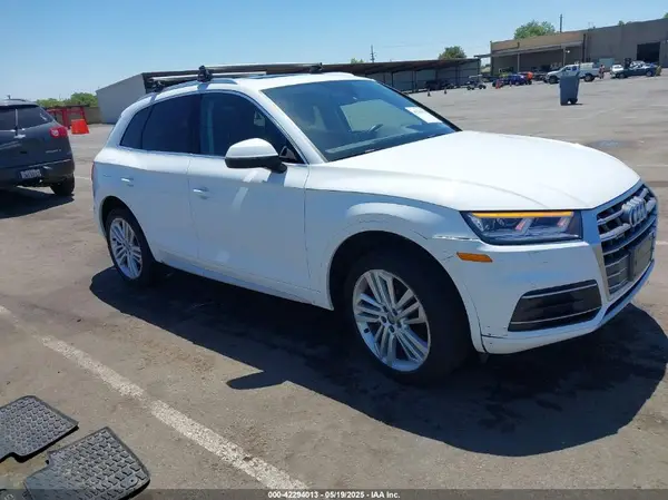 WA1BNAFY7J2087165 2018 AUDI Q5 - Image 1