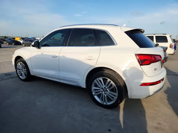WA1BNAFY7J2131696 2018 AUDI Q5 - Image 2