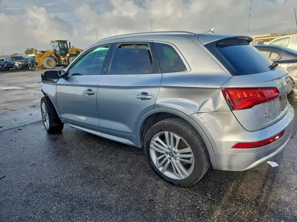 WA1BNAFY7J2157733 2018 AUDI Q5 - Image 2