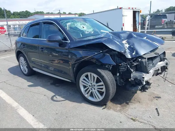 WA1BNAFY7J2210253 2018 AUDI Q5 - Image 1