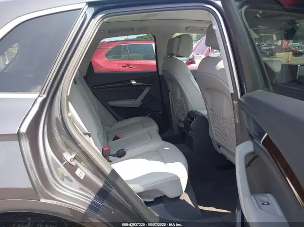 WA1BNAFY7J2215775 2018 AUDI Q5 - Image 8