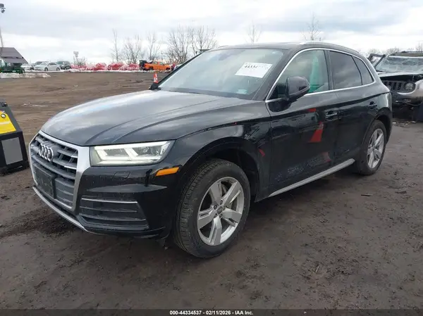 WA1BNAFY7J2220071 2018 AUDI Q5 - Image 2