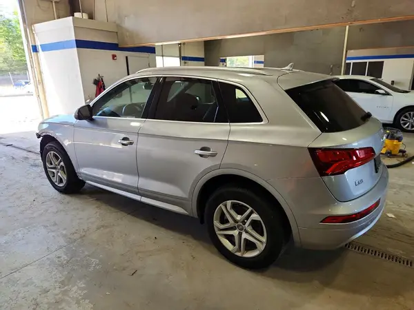 WA1BNAFY7J2228400 2018 AUDI Q5 - Image 2