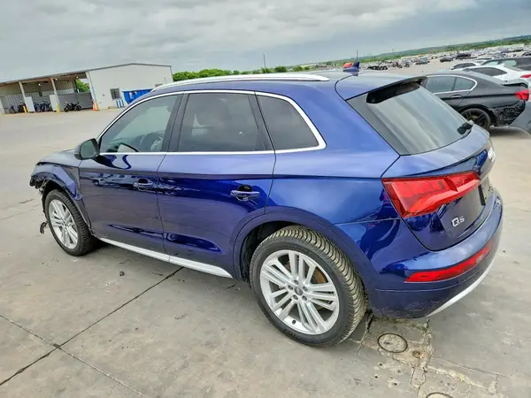 WA1BNAFY7J2232043 2018 AUDI Q5 - Image 2