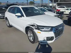 WA1BNAFY7J2235122 2018 AUDI Q5