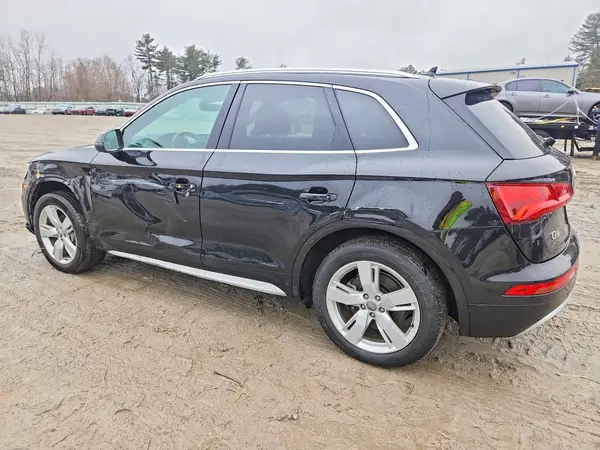 WA1BNAFY7K2018798 2019 AUDI Q5 - Image 2