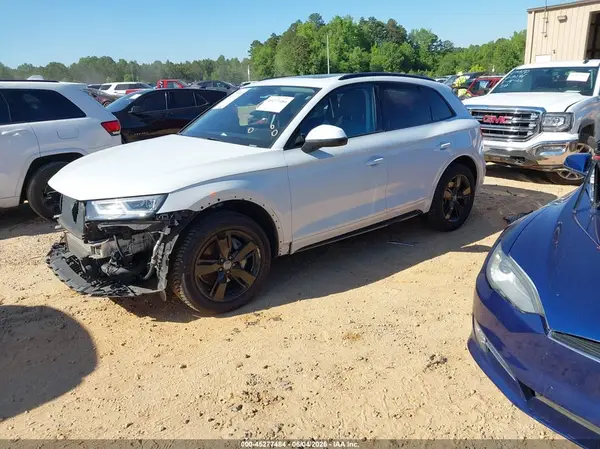 WA1BNAFY7K2021975 2019 AUDI Q5 - Image 2