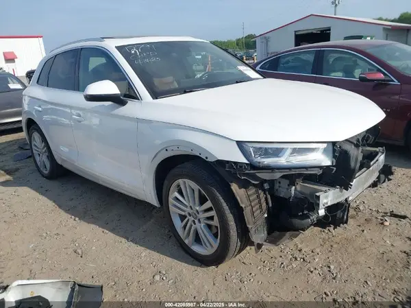WA1BNAFY7K2031633 2019 AUDI Q5 - Image 1