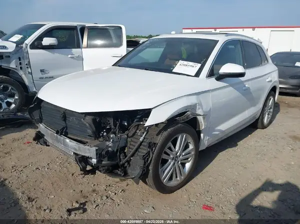 WA1BNAFY7K2031633 2019 AUDI Q5 - Image 2