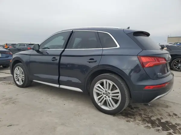 WA1BNAFY7K2033026 2019 AUDI Q5 - Image 2