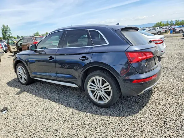 WA1BNAFY7K2033138 2019 AUDI Q5 - Image 2