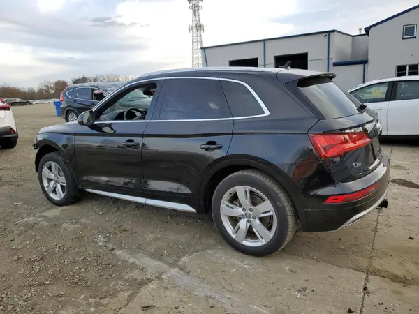 WA1BNAFY7K2033169 2019 AUDI Q5 - Image 2