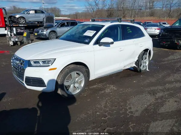 WA1BNAFY7K2035052 2019 AUDI Q5 - Image 2