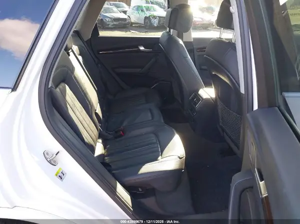 WA1BNAFY7K2035052 2019 AUDI Q5 - Image 8