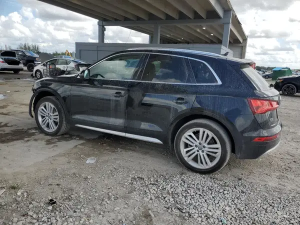 WA1BNAFY7K2038937 2019 AUDI Q5 - Image 2
