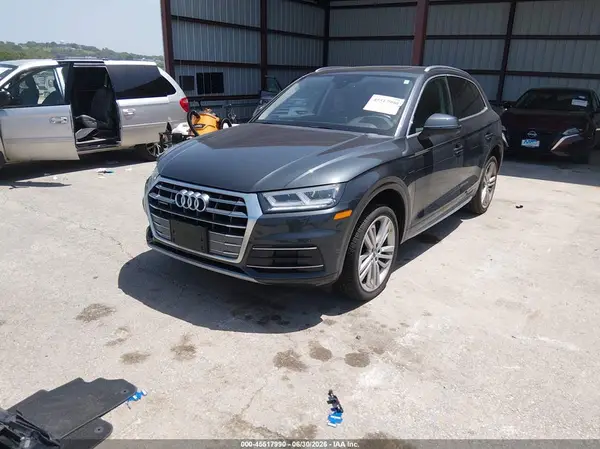 WA1BNAFY7K2042583 2019 AUDI Q5 - Image 2