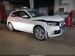 WA1BNAFY7K2044737 2019 AUDI Q5