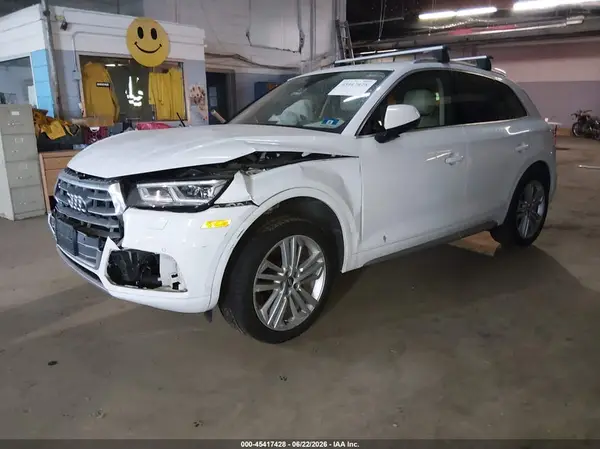 WA1BNAFY7K2044737 2019 AUDI Q5 - Image 2