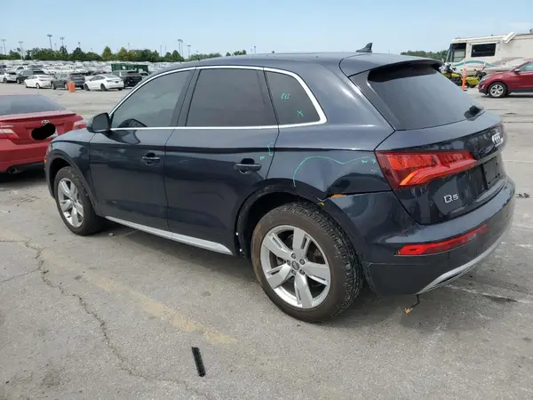 WA1BNAFY7K2045886 2019 AUDI Q5 - Image 2