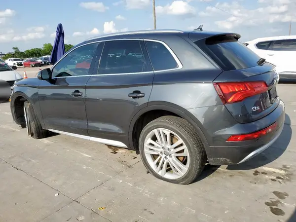 WA1BNAFY7K2052658 2019 AUDI Q5 - Image 2
