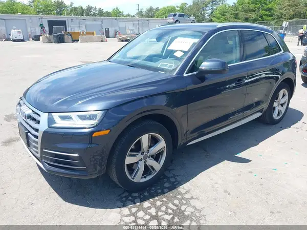 WA1BNAFY7K2064079 2019 AUDI Q5 - Image 2