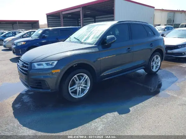 WA1BNAFY7K2067970 2019 AUDI Q5 - Image 2