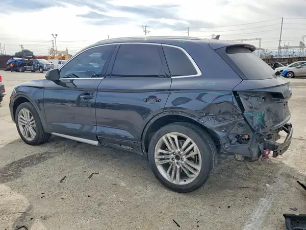 WA1BNAFY7K2068942 2019 AUDI Q5 - Image 2