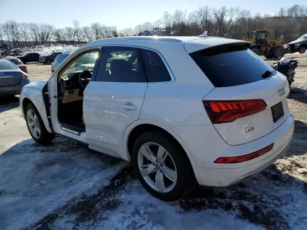 WA1BNAFY7K2074191 2019 AUDI Q5 - Image 2