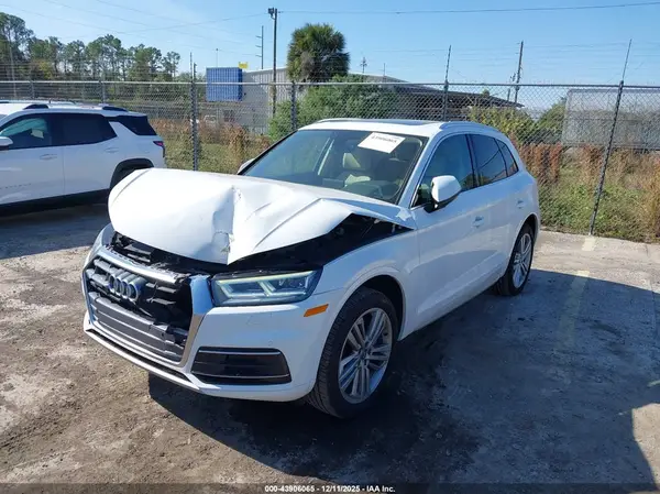 WA1BNAFY7K2075020 2019 AUDI Q5 - Image 2
