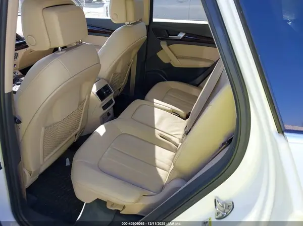 WA1BNAFY7K2075020 2019 AUDI Q5 - Image 8