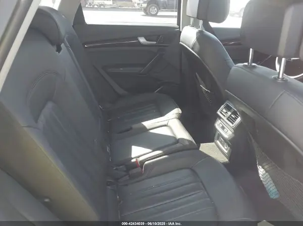 WA1BNAFY7K2079343 2019 AUDI Q5 - Image 8