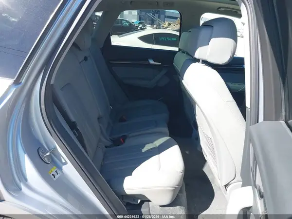 WA1BNAFY7K2092464 2019 AUDI Q5 - Image 8