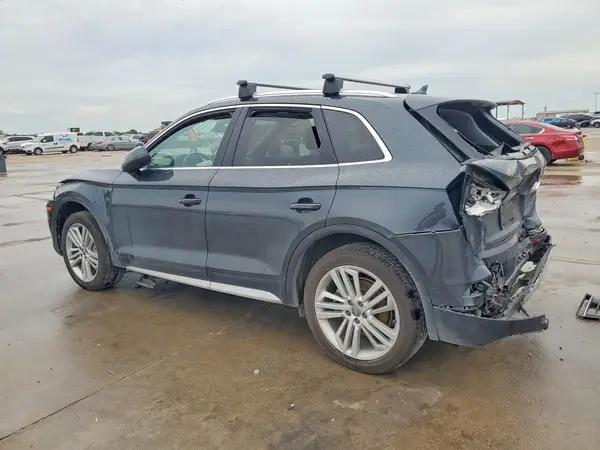 WA1BNAFY7K2092626 2019 AUDI Q5 - Image 2