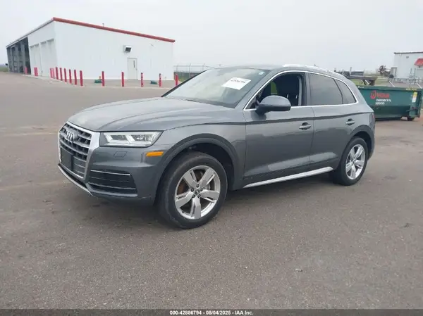 WA1BNAFY7K2094294 2019 AUDI Q5 - Image 2