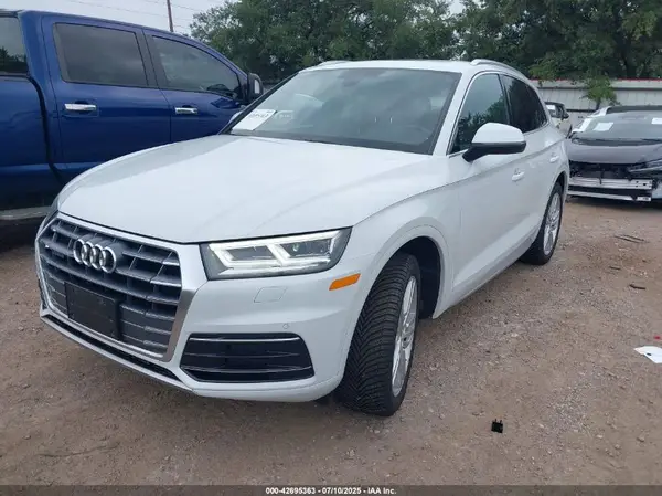 WA1BNAFY7K2096546 2019 AUDI Q5 - Image 2