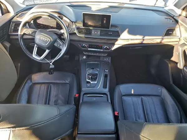WA1BNAFY7K2097048 2019 AUDI Q5 - Image 8