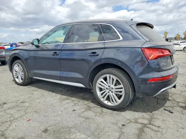 WA1BNAFY7K2102717 2019 AUDI Q5 - Image 2