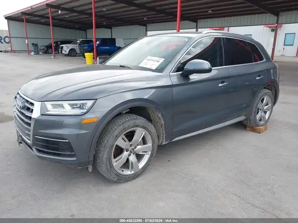 WA1BNAFY7K2107853 2019 AUDI Q5 - Image 2