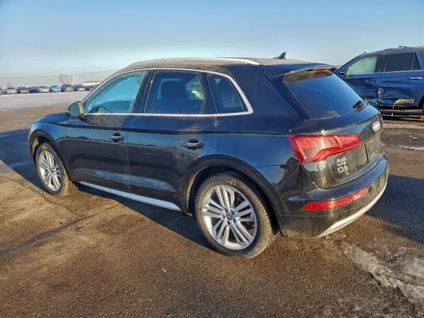 WA1BNAFY7K2111000 2019 AUDI Q5 - Image 2
