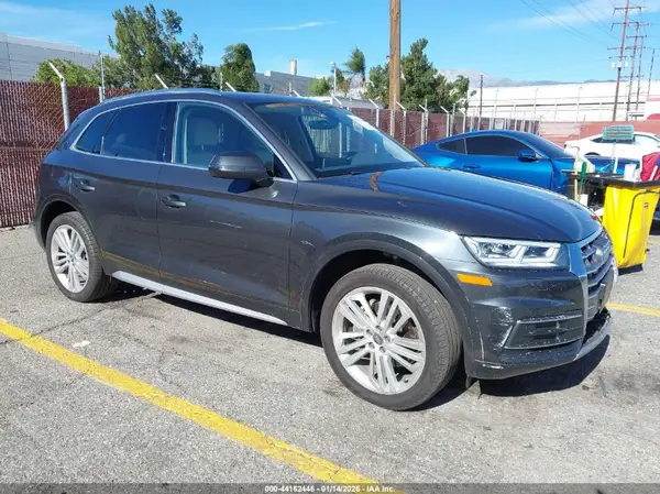 WA1BNAFY7K2115872 2019 AUDI Q5 - Image 1
