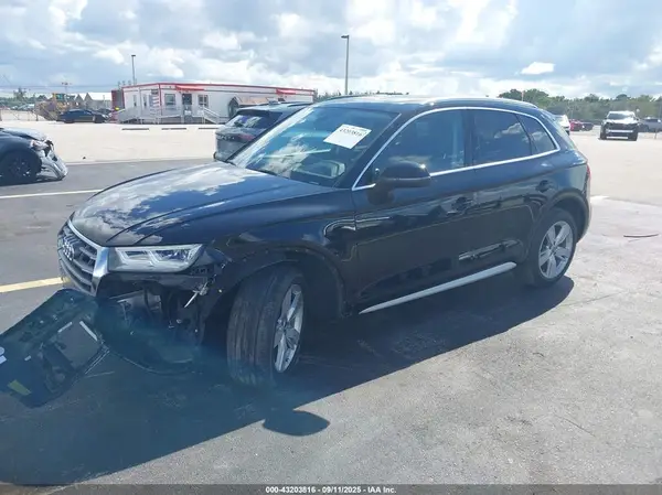 WA1BNAFY7K2132994 2019 AUDI Q5 - Image 2