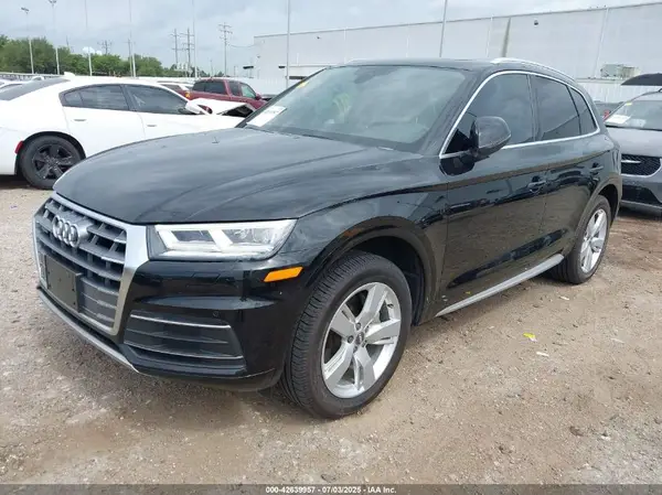 WA1BNAFY7K2135393 2019 AUDI Q5 - Image 2