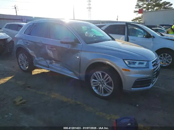 WA1BNAFY7K2136379 2019 AUDI Q5 - Image 1