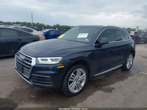 WA1BNAFY7K2142988 2019 AUDI Q5 - Image 2